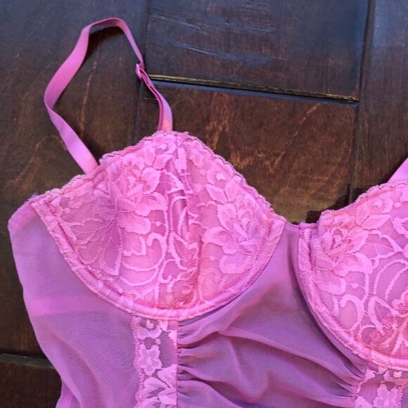 Pink lace slip lingerie set - Picture 3 of 9